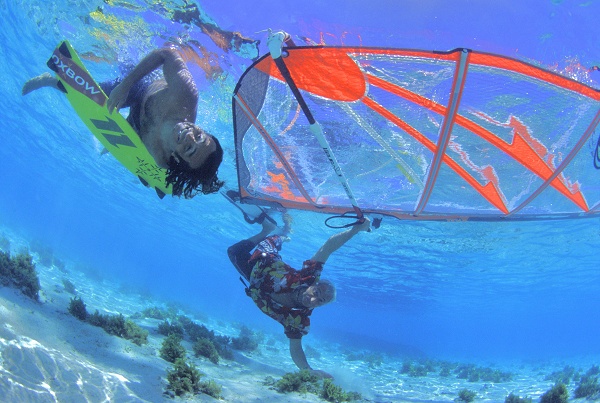 Windsurf in azione fotografato da Raffaello Bastiani