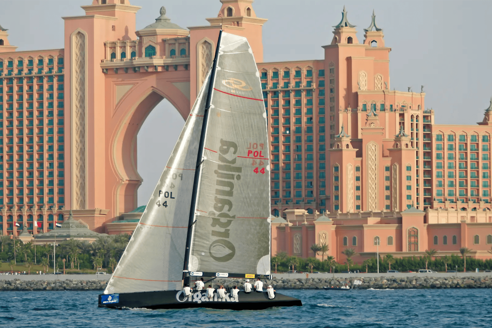 Sailing yacht in front of Atlantis Dubai